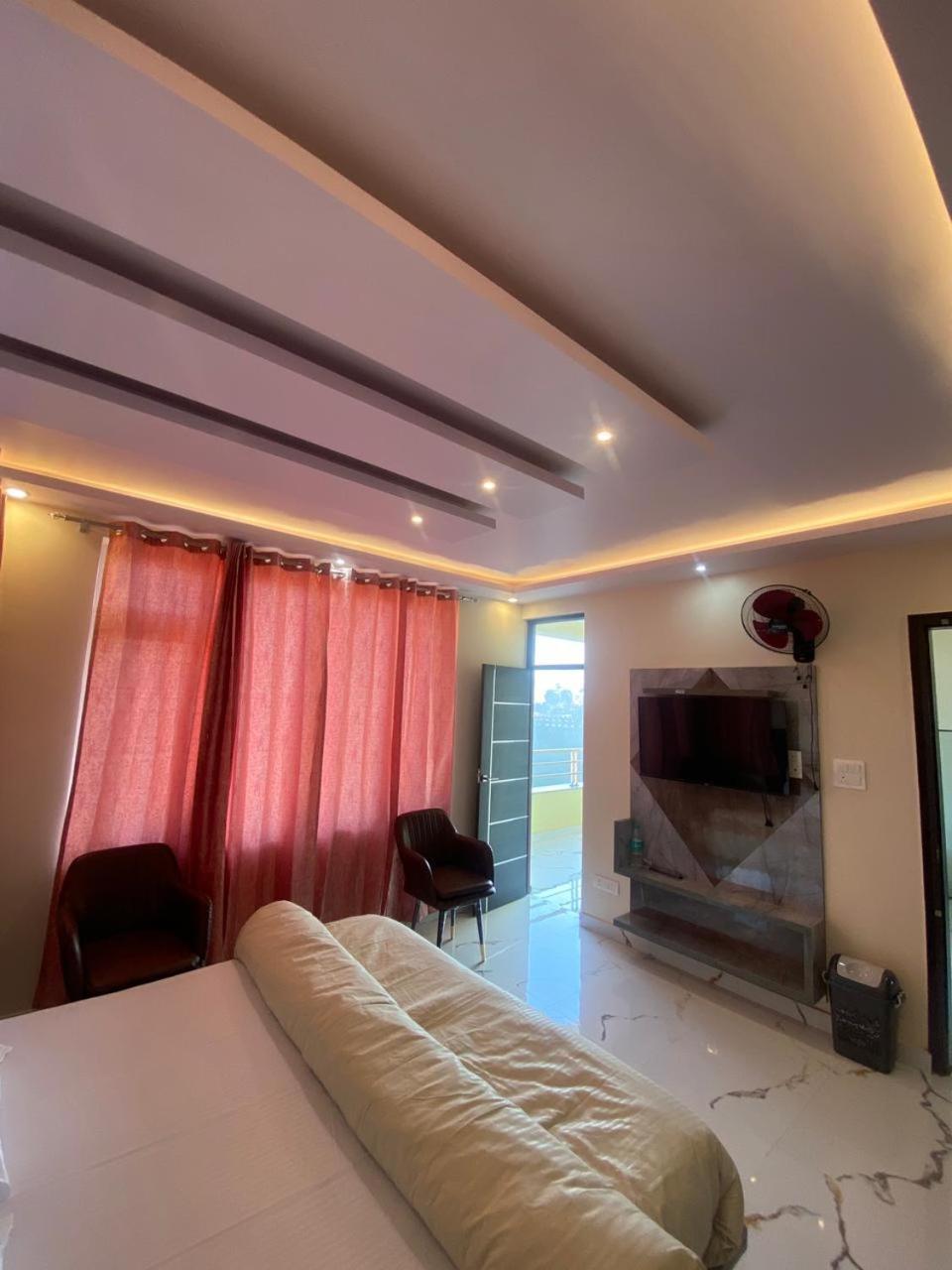 Hotel Harmony Heights Šimla Exteriér fotografie