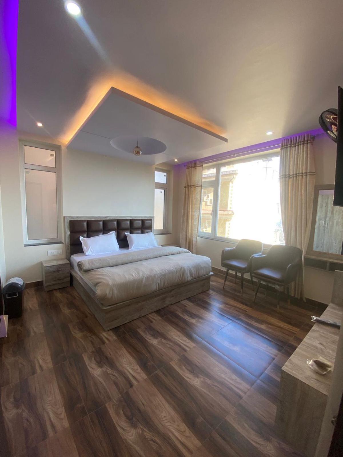 Hotel Harmony Heights Šimla Exteriér fotografie